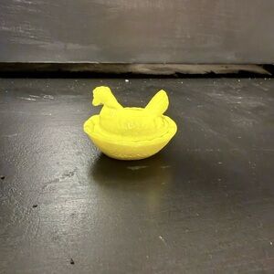 Mini Dandelion Glass Hen on Nest